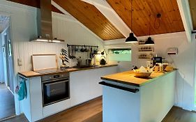 Ferienhaus Kleine Auszeit In Der Natur Mit Kamin, Yogamatten, Schoene Kueche